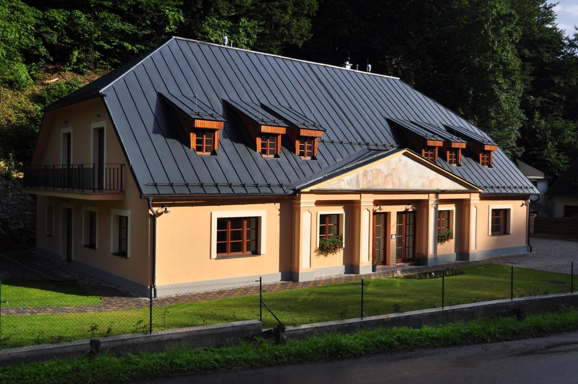 Apartmany Weissov Dom Banská Štiavnica エクステリア 写真