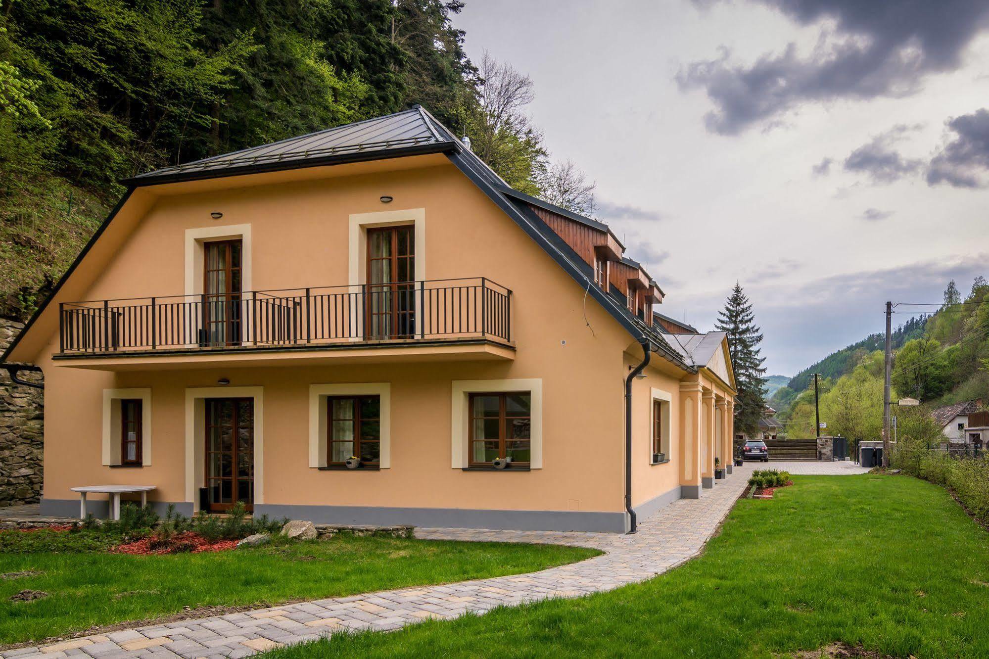 Apartmany Weissov Dom Banská Štiavnica エクステリア 写真