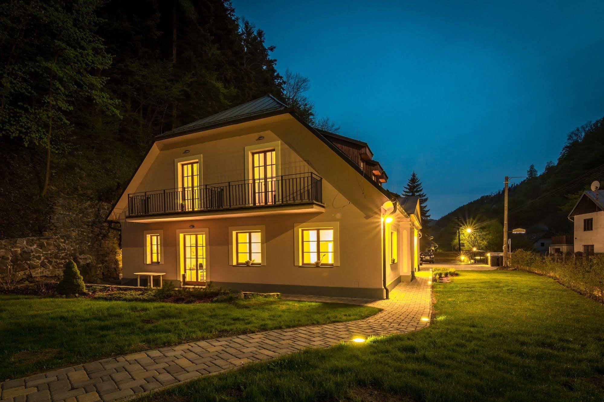 Apartmany Weissov Dom Banská Štiavnica エクステリア 写真