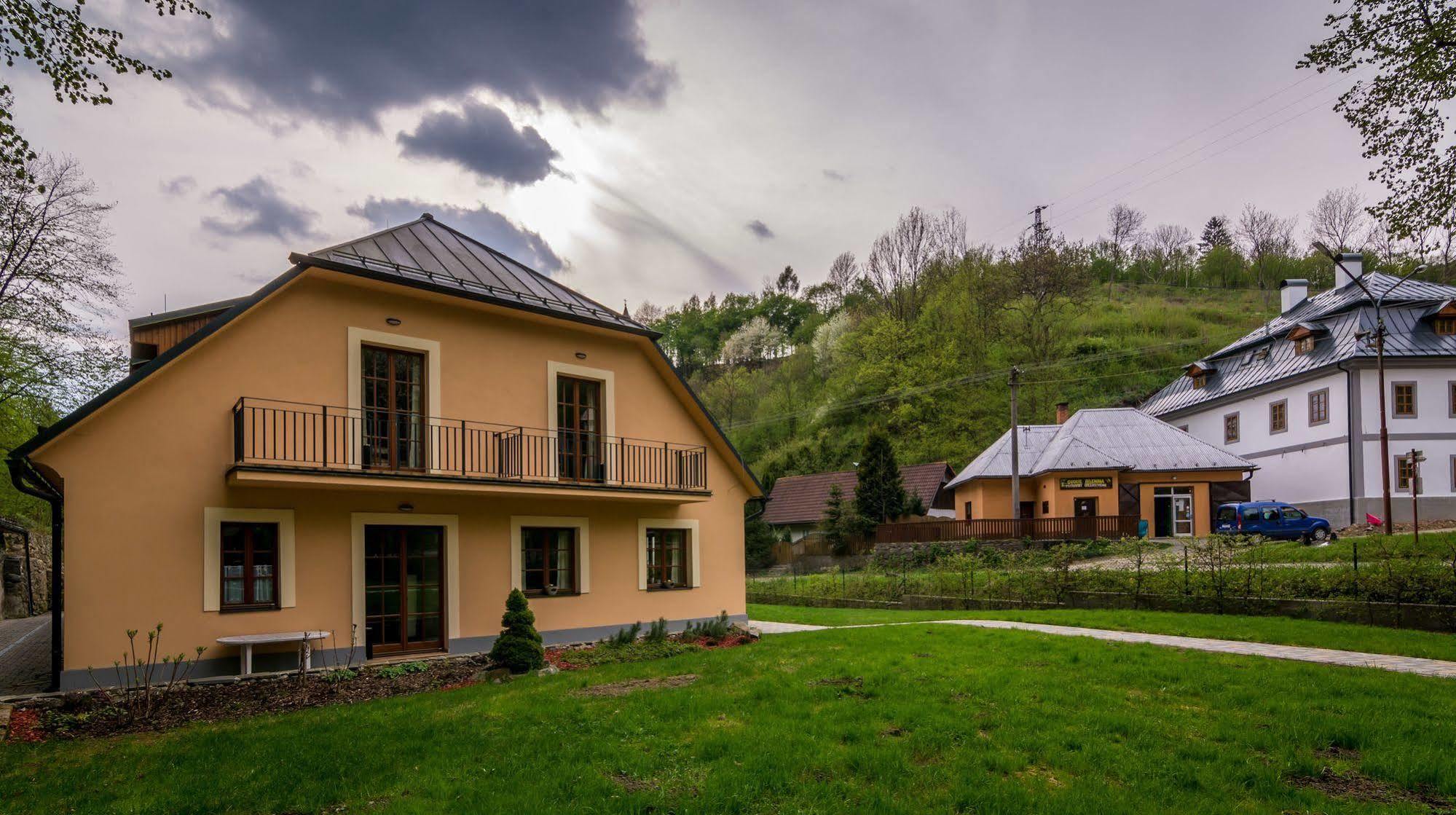 Apartmany Weissov Dom Banská Štiavnica エクステリア 写真